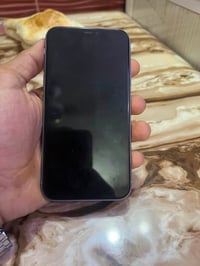 آيفون 11عادي نضيف كلش مبدل بطاريه خدمه وضهر نضافه مثل مموضح بصور سعر25...