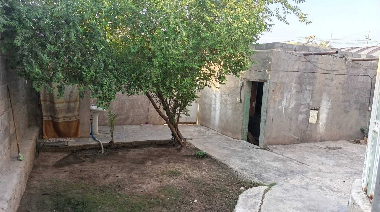 الكوت / حي الحكيم /نزلت أفران الهادي
دار للبيع مساحة( ٢٥٠ م) + محل
تفاصيل الدار
*استقبال
*مطبخ
*صالتين داخلية + خارجيه
*غرفتين نوم
*صحيات
*بناء بلوك
مرقم من قبل البلدية
للاستفسار الاتصال على
***********
***********
