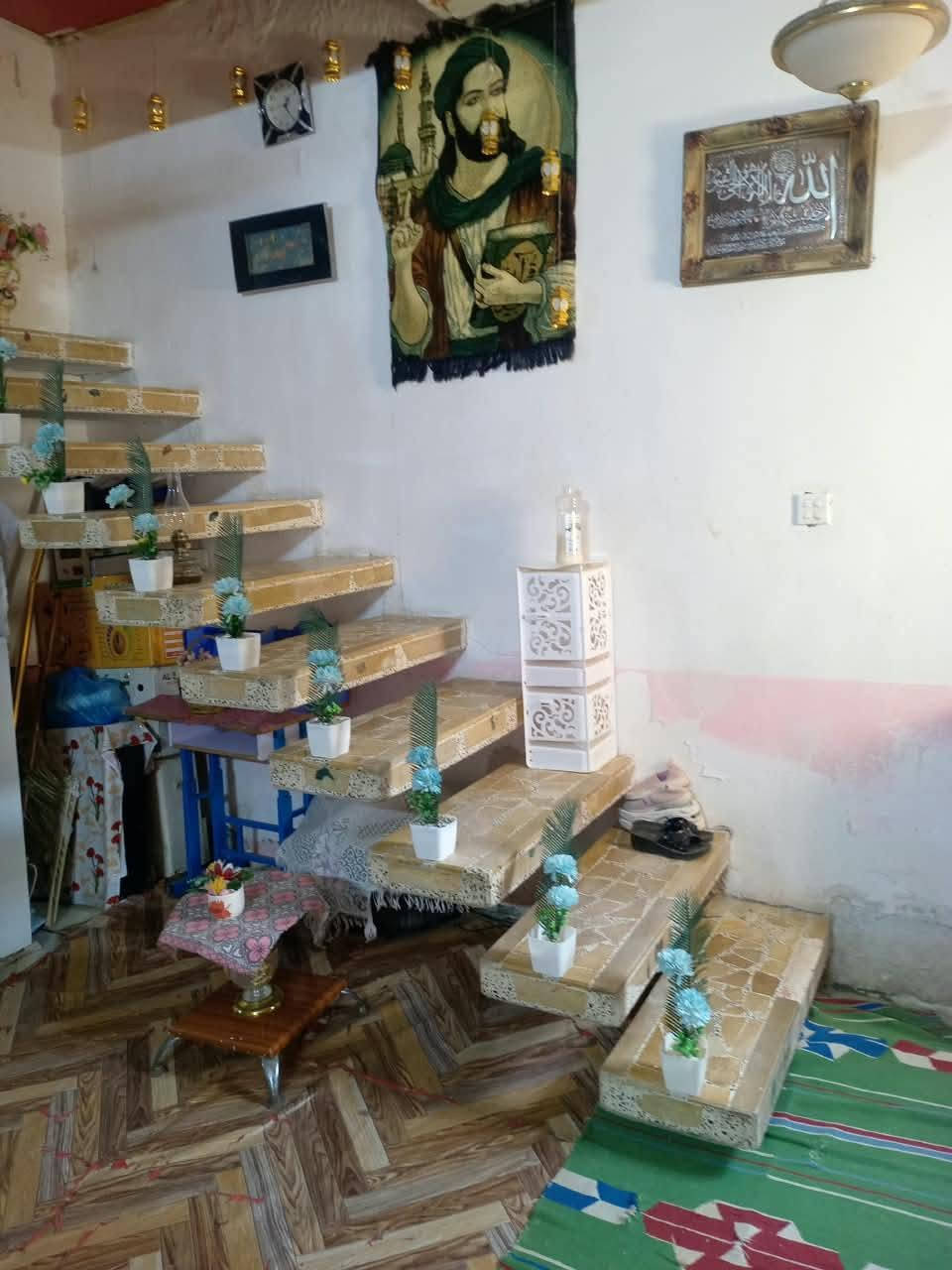 سلام عليكم بيت بالحمد مساحه 110 غرفه وصاله ومطبخ حمام وتواليت خارجي وداخلي طارمه ولتفاصيل عل خاص سعر 20 وبي مجالل قليل...رقمم ***********
