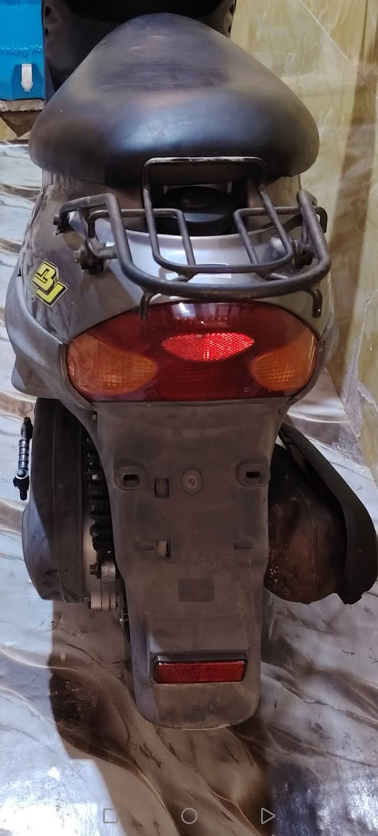 دراجه بيجي للبيع حاويه السعر ٧٠٠ وبيهه مجال الشراي يتصل عل الرقم *********** مكانهه السماوه دراجه جديده شرط
