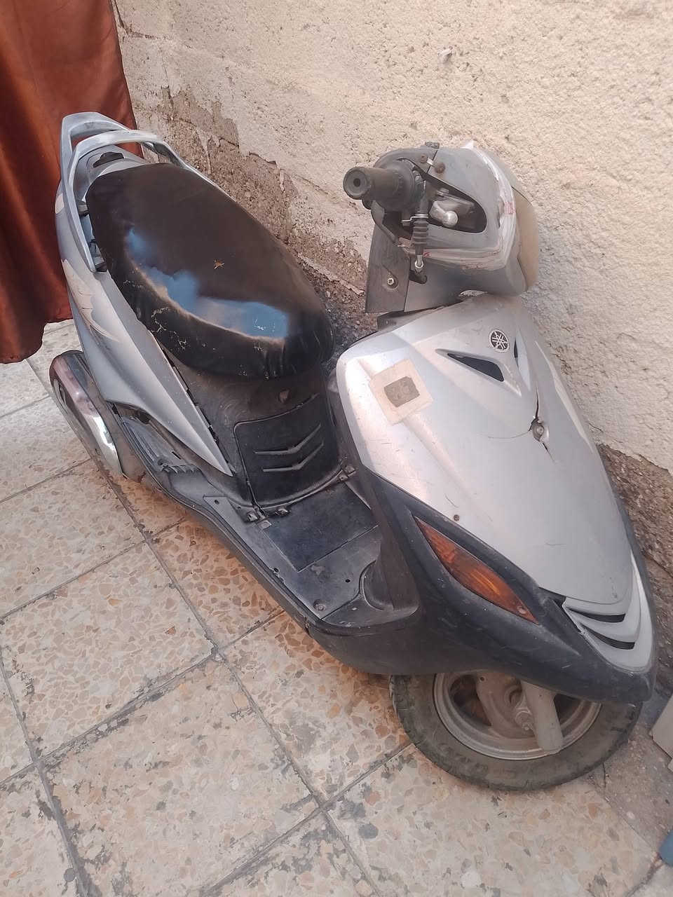 السلام عليكم عندي دراجه ثعلب طفت عندي بشارع البارحه الله شاهد ما اعرف سبيها اريدعا بسعر 250 الف عنوان حي اور رقم *********** هذا رقمي يريد يتواصل وياي
