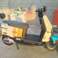 دراجه كهربائية • نضيفه • جاهره