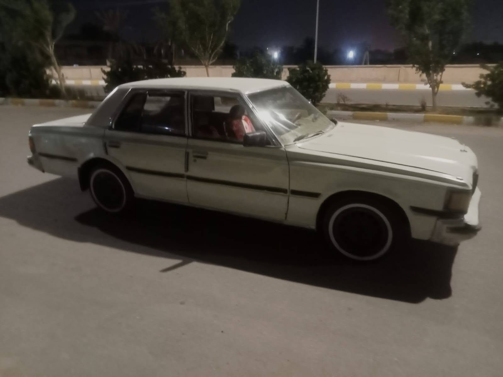 سوبر 82 سياره جاهزه مكينه وكير وحداديه وتخم تاير وكهربائيات مكان سياره ناصريه السعر 12 وبي مجال بسيط الاستفسار ع رقم ***********
