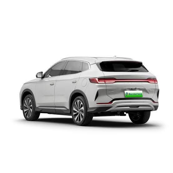 🚙🔥 BYD Song Plus DM-i — شنو سالفتها؟

من تشوفها تكول SUV عادية… بس من تعرف شنو بيها راح يتغير رأيك 😮‍💨🔥

هاي الـ BYD Song Plus DM-i، سيارة عائلية بس مو مثل أي SUV عادية.

🔋 هايبرد Plug-in
يعني عندك مكينة بنزين + موتور كهربائي، والسيارة تكدر تستفاد من الاثنين حسب وضع السواقة. 

⚡ وبيها Blade Battery من BYD، وهي بطارية LFP، والشركة تركز بيها على الأمان والعمر الطويل وكفاءة استغلال المساحة. 

😎 شنو الحلو بيها؟

🚙 شكلها حديث ومرتب
💺 داخلية واسعة ومريحة للعائلة
📱 شاشات وتجهيزات تقنية حديثة
🔊 نظام صوتي يصل إلى 10 سماعات حسب التجهيز
📲 شحن لاسلكي للتلفون
🛞 جنوط 19 إنچ بالنسخة المعروضة بالعراق
🌊 وتصميمها مأخوذ من فكرة Ocean Aesthetics. 

والحلو بالـBYD إنك مو بس تاخذ سيارة شكلها حلو…

إنت داخل على عالم السيارات الكهربائية والهايبرد بتكنولوجيا متطورة.

وبالعراقي؟ 😂👇

إذا تريد SUV مريحة، عائلية، شكلها حديث، وصرفيتها تكون أحسن من سيارة بنزين تقليدية حسب استخدامك…

الـSong Plus تستاهل تنحط بالحسبة وبقوة. 🔥

وحتى BYD بالعراق عندها شبكة خدمة وقطع غيار أصلية وضمان للمركبة والبطارية حسب سياسة الضمان المعتمدة. 

💬 هسه نريد رأيكم:

🔥 BYD Song Plus
❤️ Kia Sorento
💯 Toyota RAV4

إنت شتختار؟ وليش؟ 👇

━━━━━━━━━━━━━━

🚗 أبو العز لتجارة السيارات
📞 ***********

#أبو_العز_لتجارة_السيارات #BYD #SongPlus #BYDSongPlus #هايبرد #سيارات #العراق
