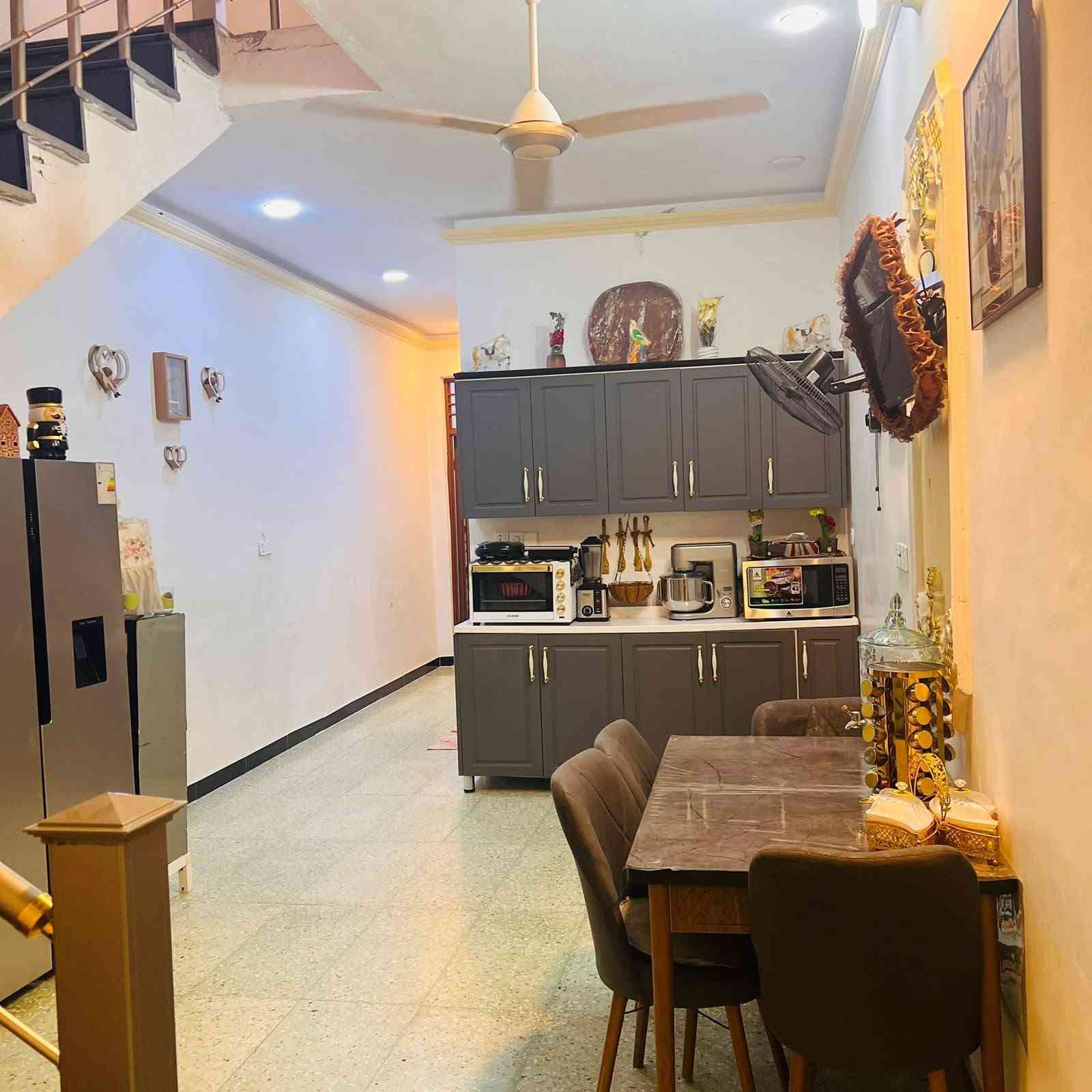 السلام عليكم بيت للبيع الاورفلي 100 متر بنا ٢٠٢٥ طابق واحد السعر ١٦٠التفاصيل ***********

