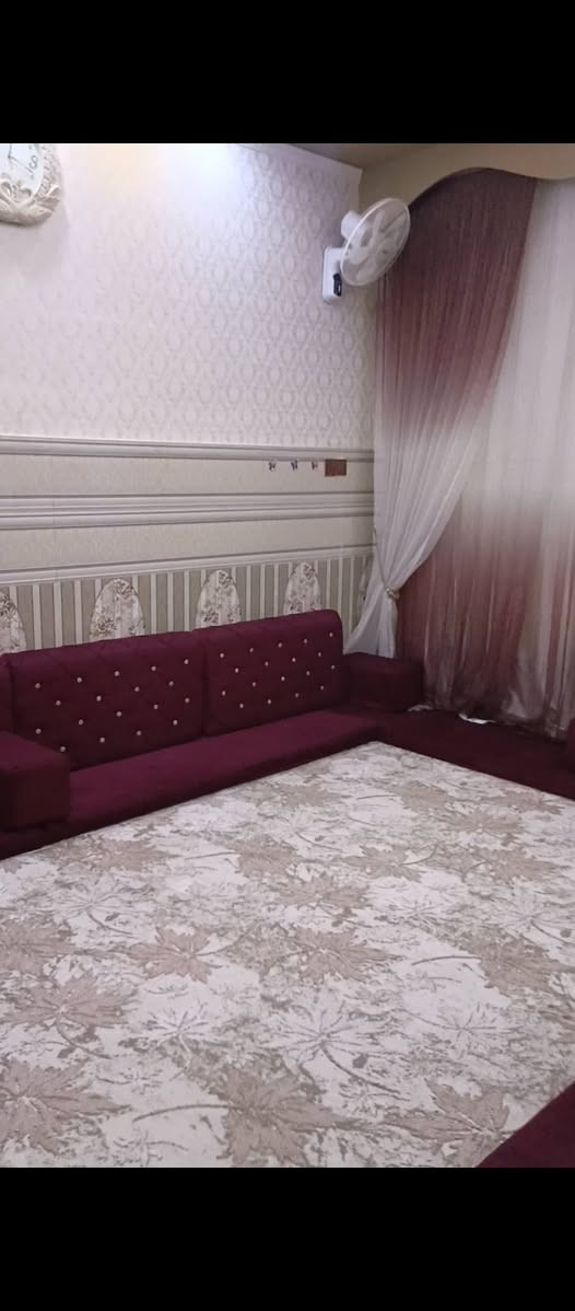 السلام عليكم ورحمه الله وبركاته
لدينا بيت 100 متر يتكون من طابقين الطابق الاول استقبال وصاله ومطبخ بارد وحار وغرفه وحمامات داخليه وخارجية والطابق الثاني غرفه وصاله وحمامات ومخزن سندويج في السطح اليبت بنيان حديث 

العنوان الكوفه قرب فلكت الدلال 

الاستفسار على الرقم ***********
