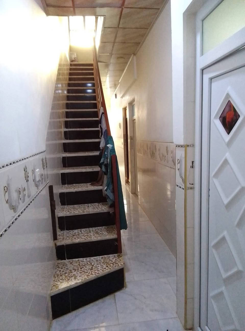 السلام عليكم / بسم الله والصلاة والسلام على رسول الله 🏡 للبيع للبيع دار سكني / كرت بلديه / مقدم معامله للتمليك / – فرصة مميزة بسعر مناسب جداً / 
📍 الموصل – الجانب الأيسر
📌 حي السماح الأولى  / سايدن 30 / خلف جامع طه /  
📐 المساحة: 100 متر / طابق واحد  / غرفتين + هول + استقبال + مشتملات + بيتونه كبيره / 
🏠 السعر 57/ مليون دينار / وقابل للتفاوض / 

✔️ موقع مميز وقريب من جميع الخدمات.
✔️ مناسب للسكن /

💰 السعر مناسب جداً ويوجد مجال للتفاوض.
للتواصل والاستفسار:
📱 *********** / زين 
📱 *********** / كورك 
📛 ابو ياسر للعقارات / نستقبل جميع العروض في احياء الموصل /
▪️ سكني 🏡
▪️ تجاري 🏬
▪️ دواَنم وأراضٍ استثمارية 🌟
