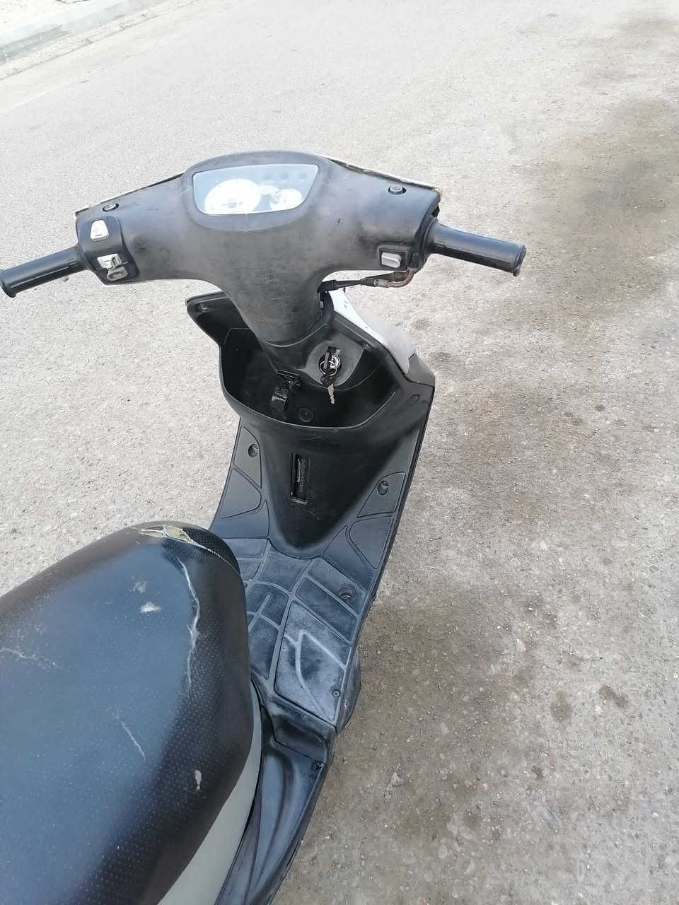السلام عليكم دراجه بيجي نضيفه مثل ماواضح بصوره كلشي يشتغل   بيه سعر 350 بيه مجال بصيط    دراجه مفتوح ***********
