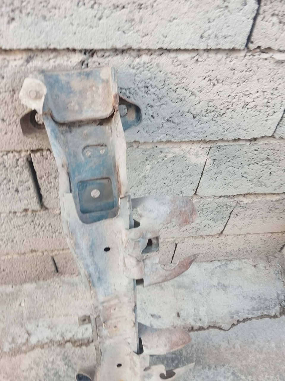 افرممه كيا بستا بيه كسر خفيف للبيع قيم وأخذ رقم الهاتف ***********
