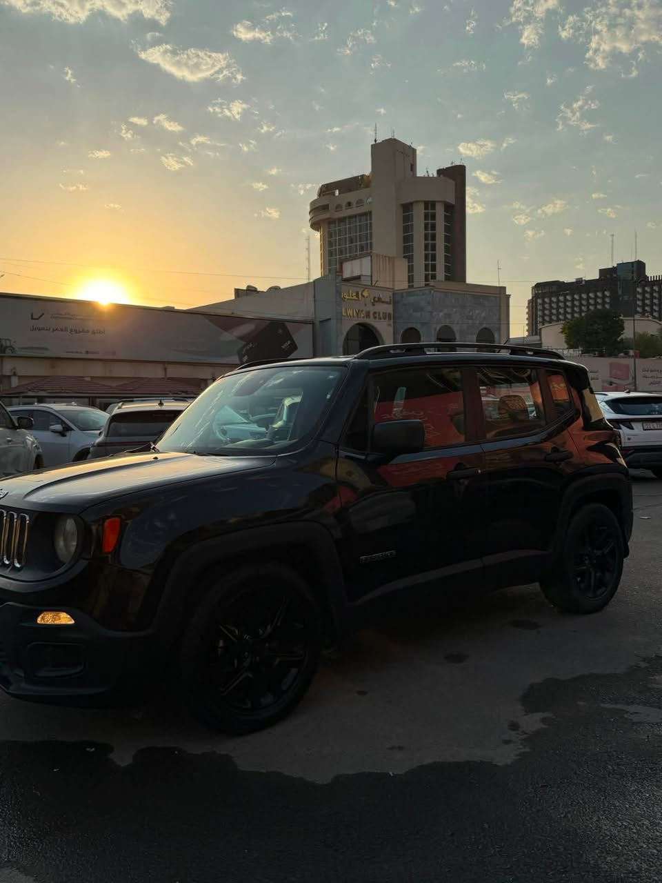 سلام عليكم جيب موجوده موصفاته وحادثه من امريكا جاملوغ خلفي بدون داخل مكان بغداد الكراده رقم الهاتف *********** السعر 108 $
