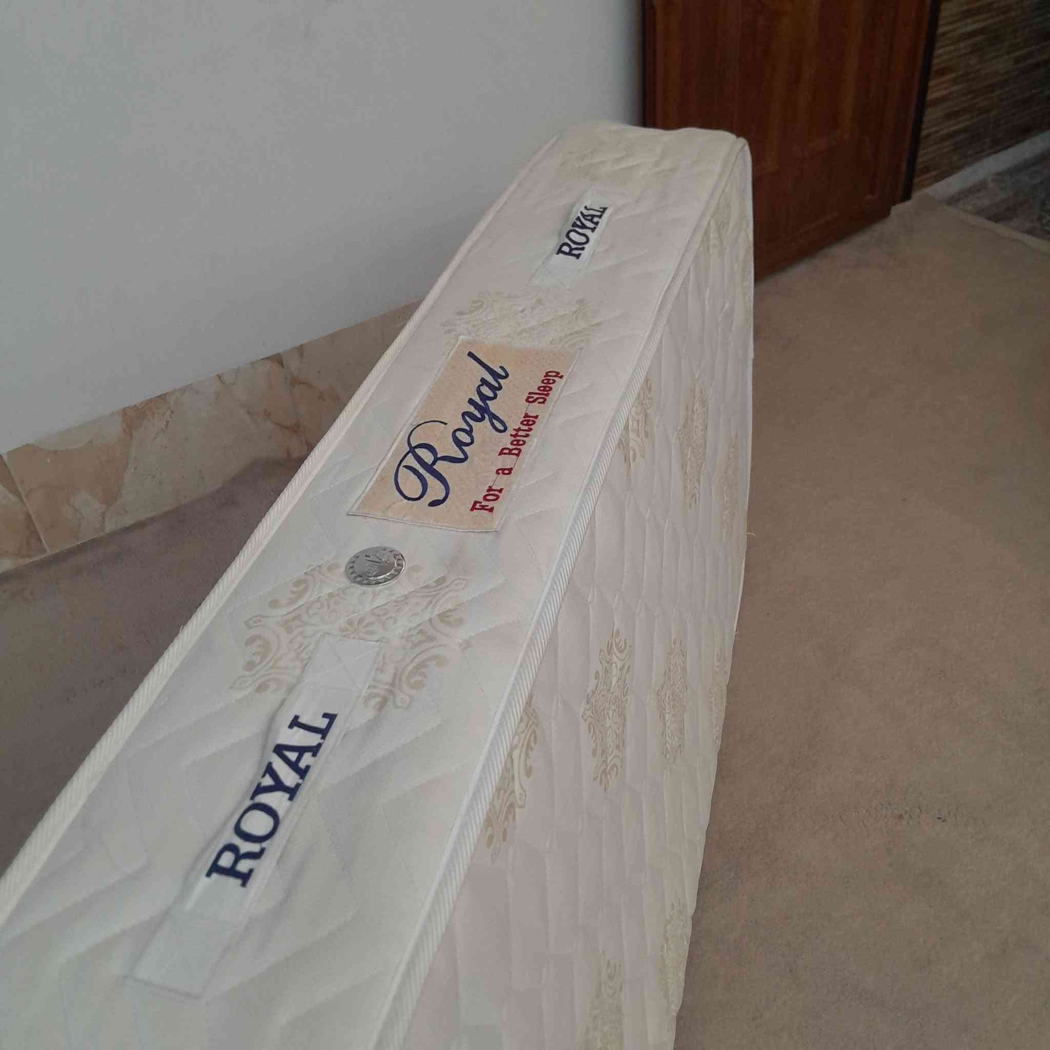 سیسەمی یەک نەفەری ROYAL زۆر مارکەیەکی چاکەو عەسڵە زۆر بەکار نەهاتووە سعرەکەشی 60 معامەلە 
***********
