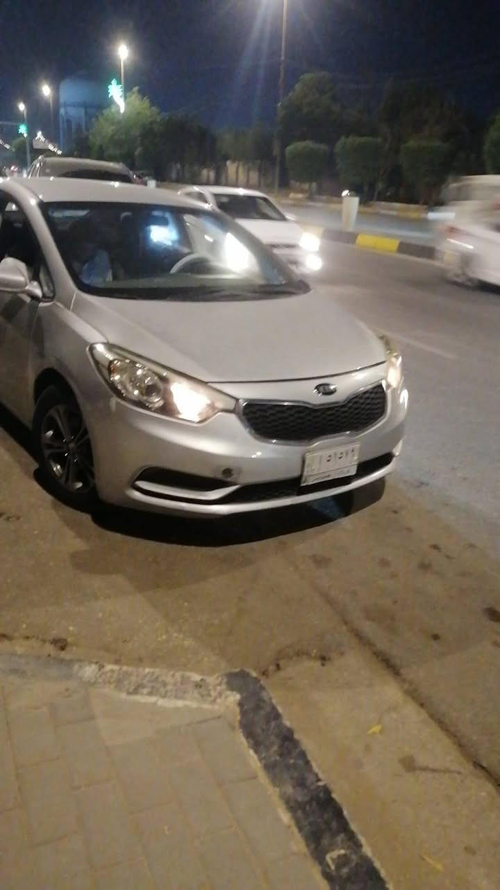 سلام عليكم سيراتو مديل 16 بيه صبغ تلث قطع سيارة جاهز من كلشي مكينه وكير وتبريد وحداديه كفاله عنوان كربلاء السعر ١٠٣ بيه مجال ***********
