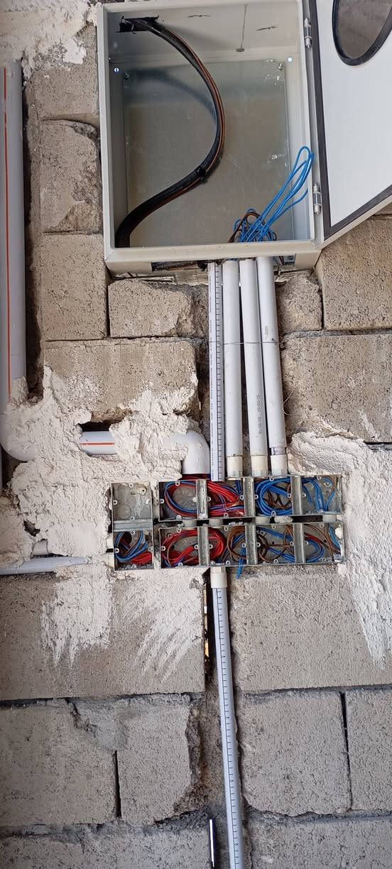 كهربائي متفرغ هسه تائسيس درجة اولى ربط وطني ومولدة تائسيس نظام طاقة شمسية اتصال الرقمين 
*********** كورك بيها وتساب شهاب ابو احمد 
*********** احمد شهاب
