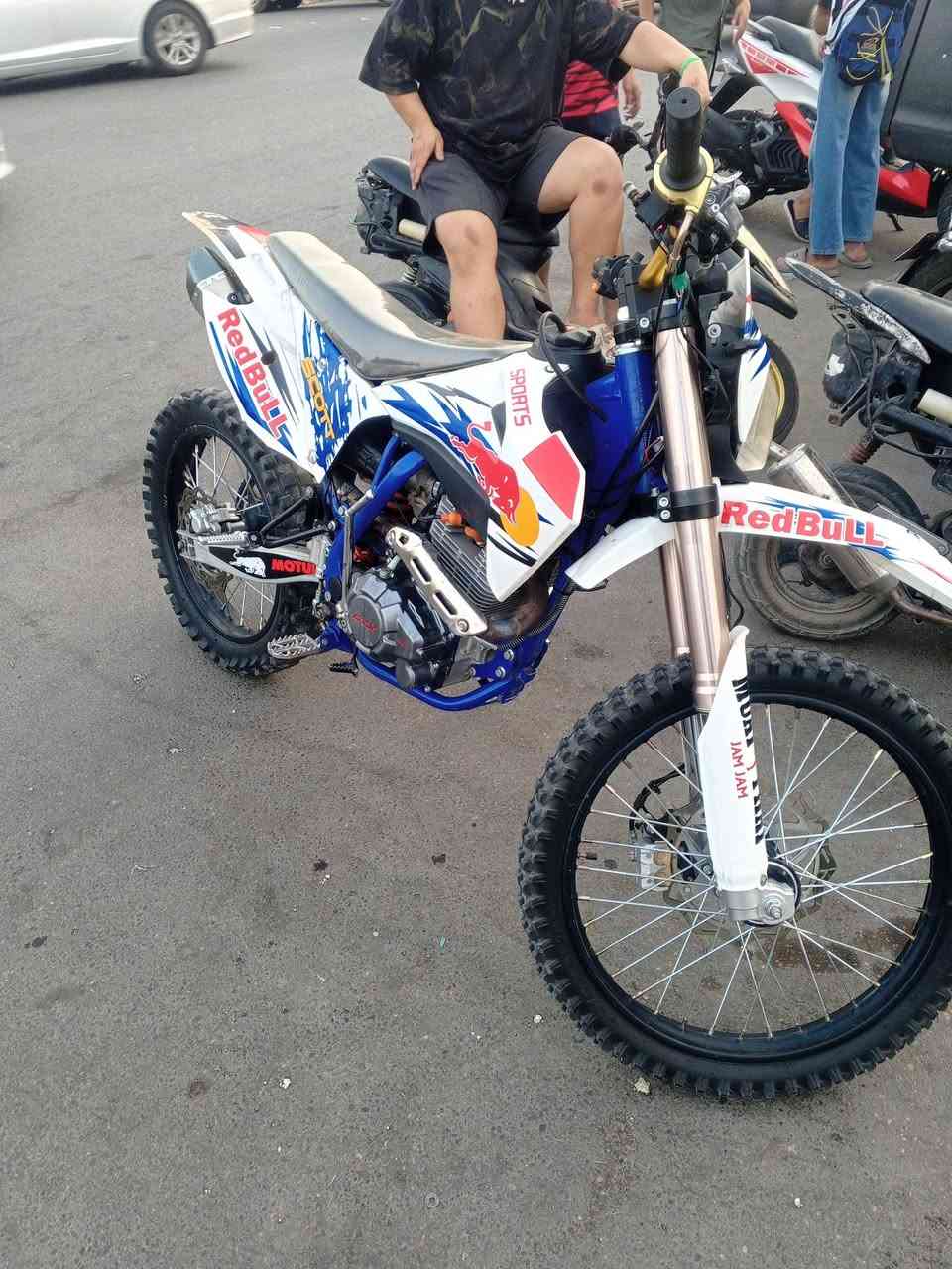 للبيع
محرك 300cc
موديل 25 
بيهة تزويد 
موشم الكفرات 
*********** واتساب
