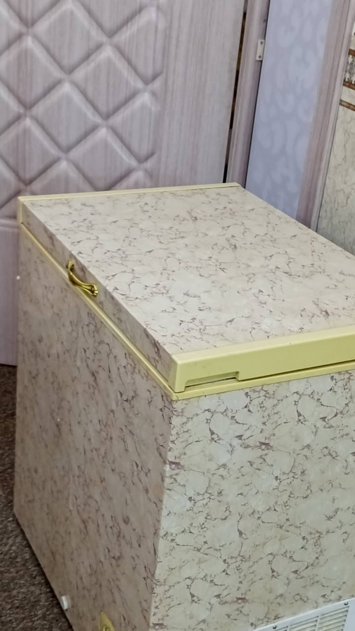 مجمدة كيلون صغيرة تجميدها فوول مغلفة علمود الديكور مابي شي گشرها
رايديها ١٢٥ وبيها مجال
للتواصل ***********
