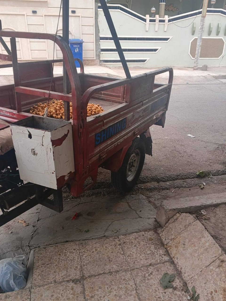 السلام عليكم  ستوتات البيع الحمره طاكه الركبه السوده بيهه عطل بلضفيره مكاني تكريت السعر الحمره 650السوده 650الرقم *********** احمد العزاوي

