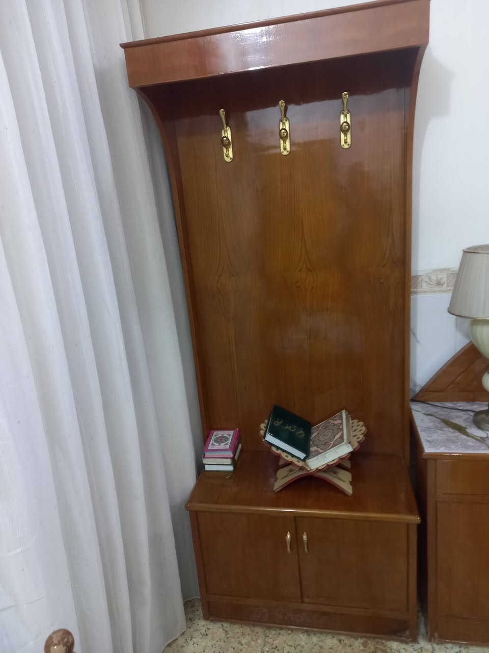 سلام عليكم عندي غراض بيت كامل نظيف شلعه كامله تجي وتشوف استفسار كربلاء حي الاسره 
***********
