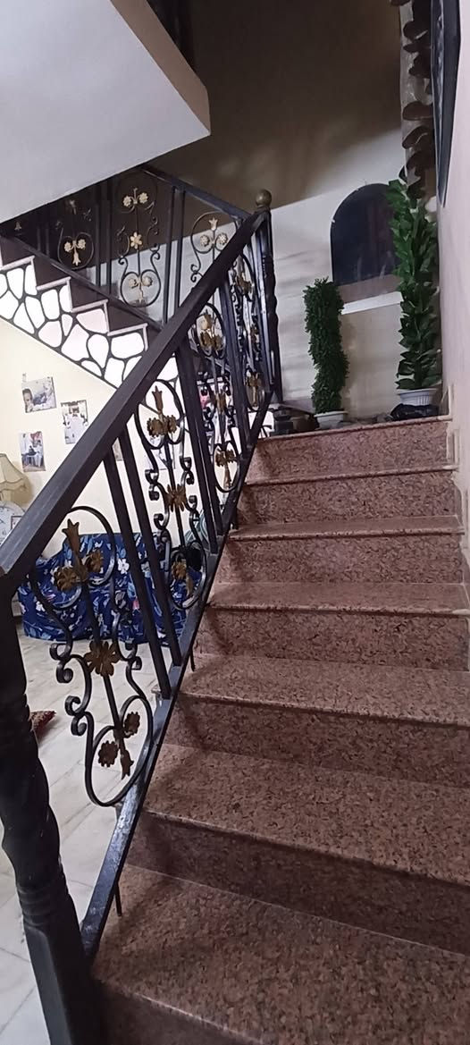 بيت بزعفرانية شارع زوراء خلف أسواق المصطفى
طابق واحد 

ملك البيت : زراعي 

مساحة البيت الكلية : ٢٢٠ متر

الواجهة : 11 متر 

النزال : 20
يتكون من غرفة وصالة واستقبال ومطبخ حار ومطبخ بارد
وحمامين 

للاستفسار على الرقم

***********
