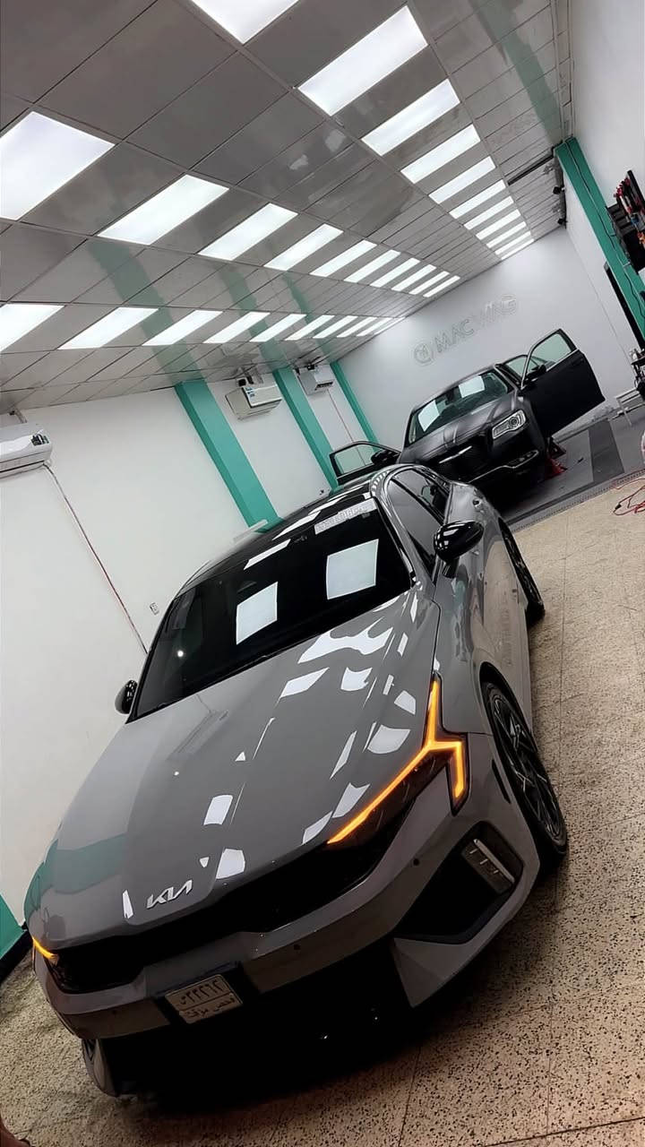 K5 gt line موديل 2025
لون سمنتي داخل احمر 

ضرر ربع جاملغ صبغ + بنيد مبدل نفس لون + بنيد قديم موجود مسمكر كامل ناقصه بس صبغ بيه +بارد بل هلال جامغ خلفي على كد شبر 

عليه عنايه بمركز ماك واك نانو سيراميك 

بدون ايرباك 

داخل احمر 

سياره فول الأخير 

بانورما 

دشبول كله الكتروني 

شاشه جبيره 

ماشيه ٢٣ الف ميل 

سماعه بوس 

أشاره ترحيب 

شحن لاسلكي 

منفذين تايب سي 

سياره بدون لوحات تترقم جميع محافظات عده كردستان العراق 

سعر واصل مصلح كامل عليك بس رقم 

٢٠٧ وبيه مجال 

*********** واتساب او اتصال
