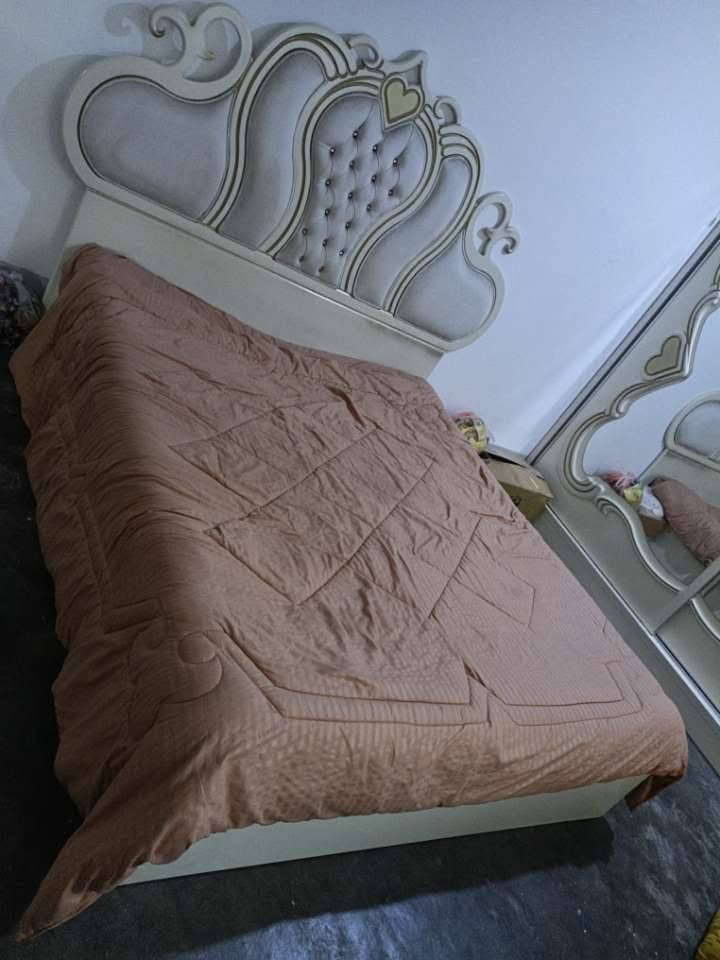 غورفه نوم  بۆفرۆشتن   4پارچە یه  مه عره زو مێز تە والێت و   سیسه م و  دۆشه کیشی  له گه له تورکیه  بێ عه یبه   له سموده   سعری 225هه زار   به لاش  ***********

