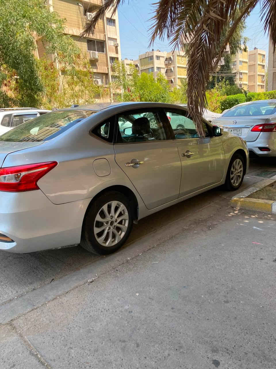 نيسان سنترا موديل 2019 للبيع
وارد امريكي بجم كبس حادث خلفي مواصفات sv
السيارة بدون دواخل بدون ايرباك✅
* محرك 1.8 لتر 4 سلندر DOH
مواصفات: ✅تشغيل بصمة وبصمة ابواب
✅رادار امامي
✅تحكمات ستيرن
✅شاشة كار بلي
✅مانع انزلاق
✅كروس مثبت سرعة
✅نظام ايكو
✅كامرة دوارة
✅تخم تايرات جديد
✅باتري اصلي جديد
سيارة جاهزة ونظيفة جدا استعمال منزلي واحلى من الصور بعد 
السعر المطلوب 115 وبيهة مجال 
مكان السيارة بغداد الدورة
***********

