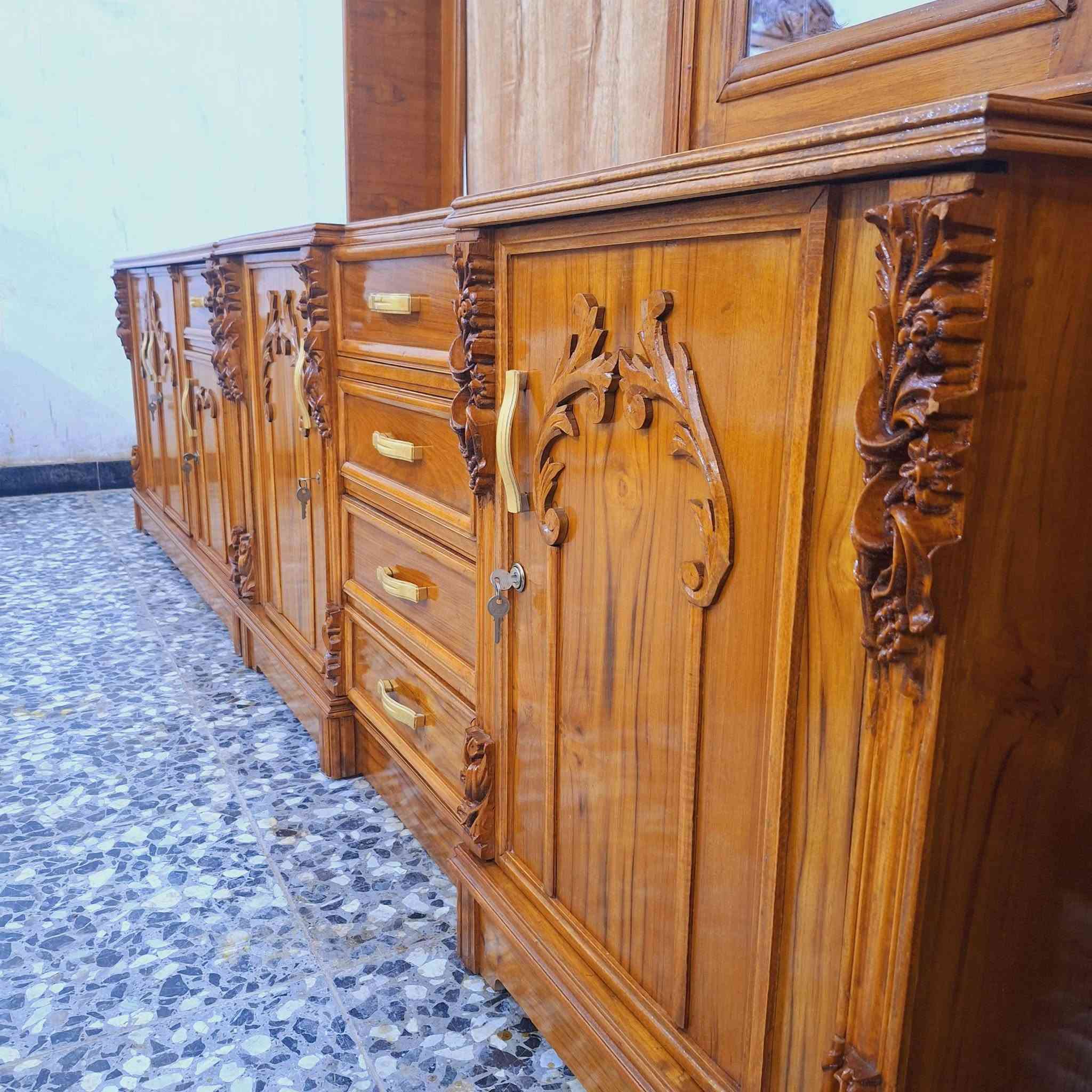 غرفه ست ابواب ملحق داخل خارج صاج أخت الجديده شغل حديث تفصال درجه اولى السعر مناسب للإستفسار ***********
