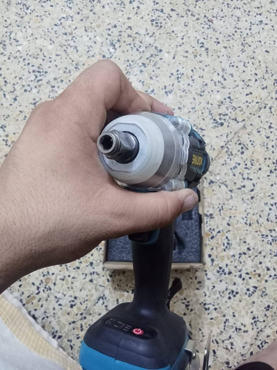 ***********
السلام عليك دريل شحن جديد بدون بطاريه 25 الف
