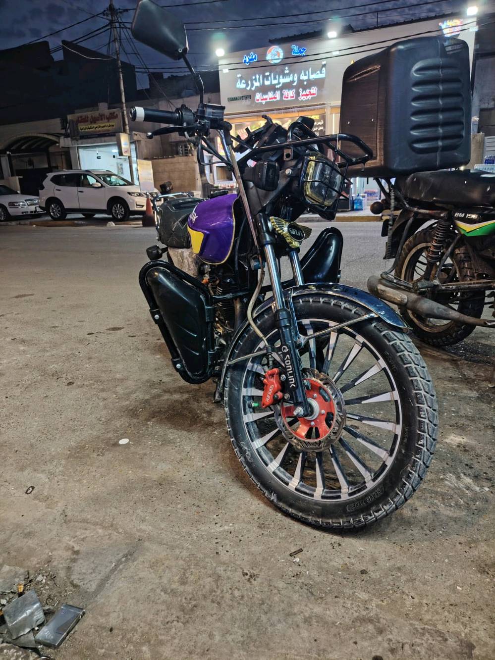 للبيع دراجة سونك نضيفة محرك 200cc
 السعر 800 وبيها مجال بسيط  رقمي واتساب فقط ***********