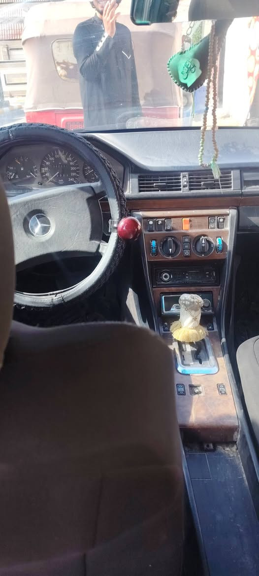السترايك وين ما تريد راعيه الشارع موجود راعيه الشارع موجود شرط التحويل سعر 24 وبيها مجال لشراي ***********لام عليكم سياره مرسيدس للبيع جير ومكينه كفاله عامه

