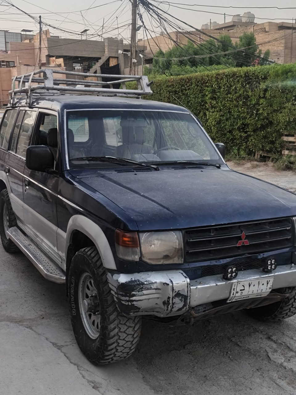 سلام عليكم
باجيرو 97 رقم بغداد السيارة باسمي 
محرك 2400 مكفولة محرك وكير وفور ويل شغال
التبريد ينراد ربط البواري 
تخم تاير جديد 
سعر البيع 45 وبيها مجال
للاستفسار ***********
