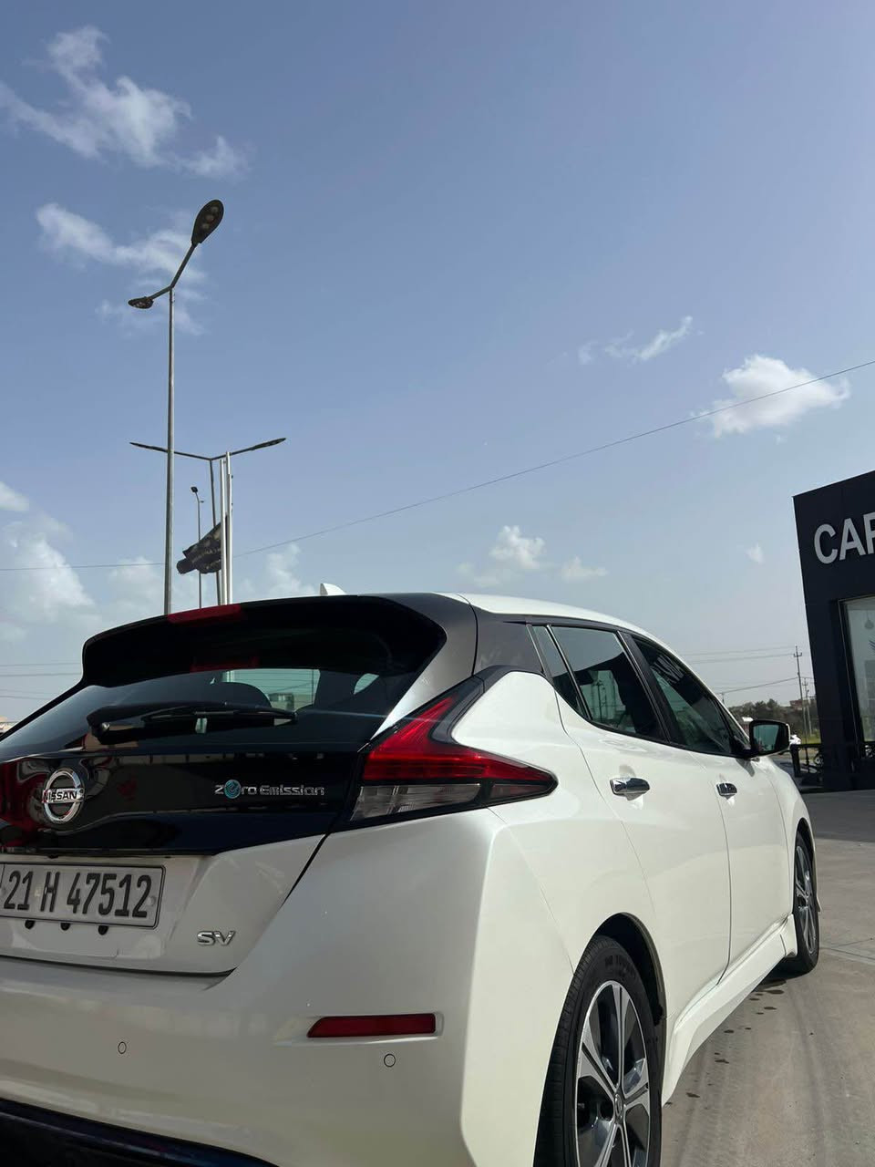 ‎كوردى/عربى

🚗 Nissan Leaf SV (تەواو کارەبایی)

✅ مۆدێل: 2022
✅ مواسەفات: SV

تایبەتمەندییەکان:

* کامێرای دواوە
* سوکانی Multi-function (کۆنترۆڵی فۆلیۆم)
* Cruise Control (دیاریکردنی خێرایی)
* چرای Xenon
* شاشەی تاچ (iPad Style)
* ویلەی کرۆم
* گەرمکەری کورسی
* گەرمکەری سوکان
* کامێرای 360 پلە
* ڕادار
* پڕۆجێکتەر

🔋 ماوەی ڕۆیشتن: تا 240 کیلۆمەتر بە یەک جار شەحنکردن (بەپێی شێوازی لێخوڕین).

⚡ شەحنکردن:

* لە 6 ئەمپێر تا 32 ئەمپێر کار دەکات.
* دەتوانیت لە ماڵەوە بە ئاسانی شەحنی بکەیت.

🛠️ دۆخی ئۆتۆمبێل:

* 
* تەنها دەرگای دواوە و جاملغ بۆیاخ کراوە.
* ژمارە: سلێمانی.

💰 نرخ: 11,000

📩 بۆ زانیاری زیاتر ***********
***********
عربى/🚗 نيسان ليف SV كهربائية بالكامل

✅ الموديل: 2022
✅ الفئة: SV

المواصفات:

* كاميرا خلفية
* مقود متعدد الوظائف مع التحكم بالصوت
* مثبت سرعة (Cruise Control)
* مصابيح زينون
* شاشة لمس
* جنوط كروم
* تدفئة المقاعد
* تدفئة المقود
* كاميرا 360 درجة
* رادار
* بروجكتر

🔋 مدى السير: يصل إلى 240 كم بالشحنة الواحدة (حسب أسلوب القيادة).

⚡ الشحن:

* يدعم الشحن من 6 أمبير إلى 32 أمبير.
* يمكن شحن السيارة بسهولة في المنزل.

🛠️ حالة السيارة:

* الباب الخلفي والرفرف الخلفي فقط مصبوغان.
* رقم السيارة: السليمانية.

💰 السعر: 11,000

📞 للاستفسار:
***********
*********** كركوك, العراق
