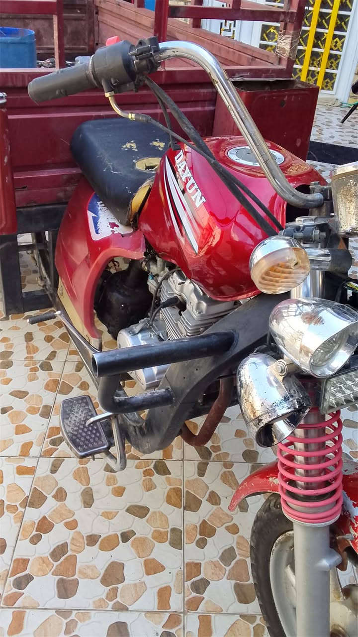 سلام عليكم بسبب. الوعود    لكاذبة ستوته للبيع موديل 19 دايون اوراق اصولي محرك جديد تايرات جديده نكره سلف لباتري جديد كهربائيات كله جديده لايتاات بك لايت كله شغاله السعر 1100 وبيه مجال العنوان واسط الحسينيه الاتصال على الرقم التالي ***********
