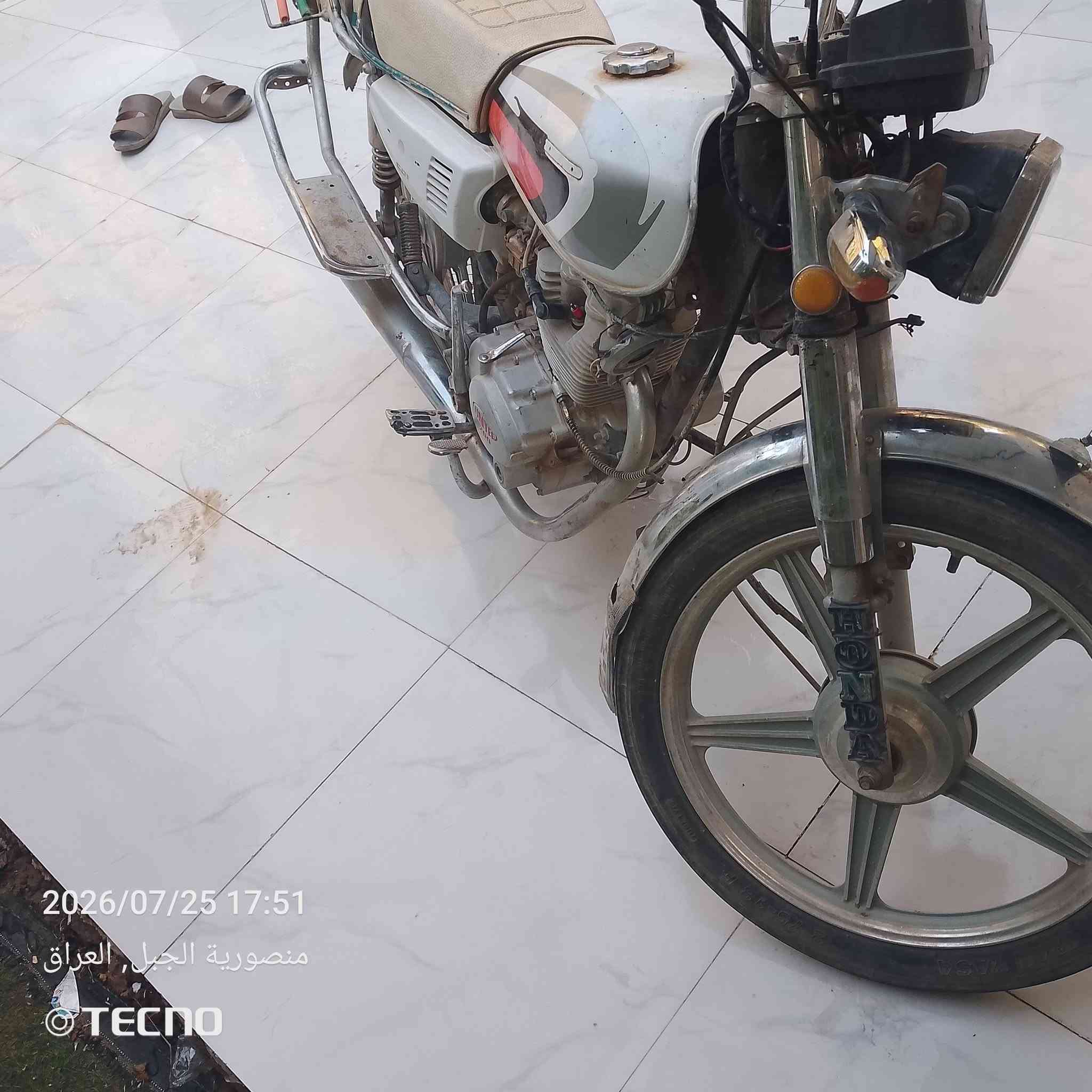 ماطور جني خمسه كير نضيف ممفتوحه مكينه سعر 250 مكان منصوريه جبل ***********
