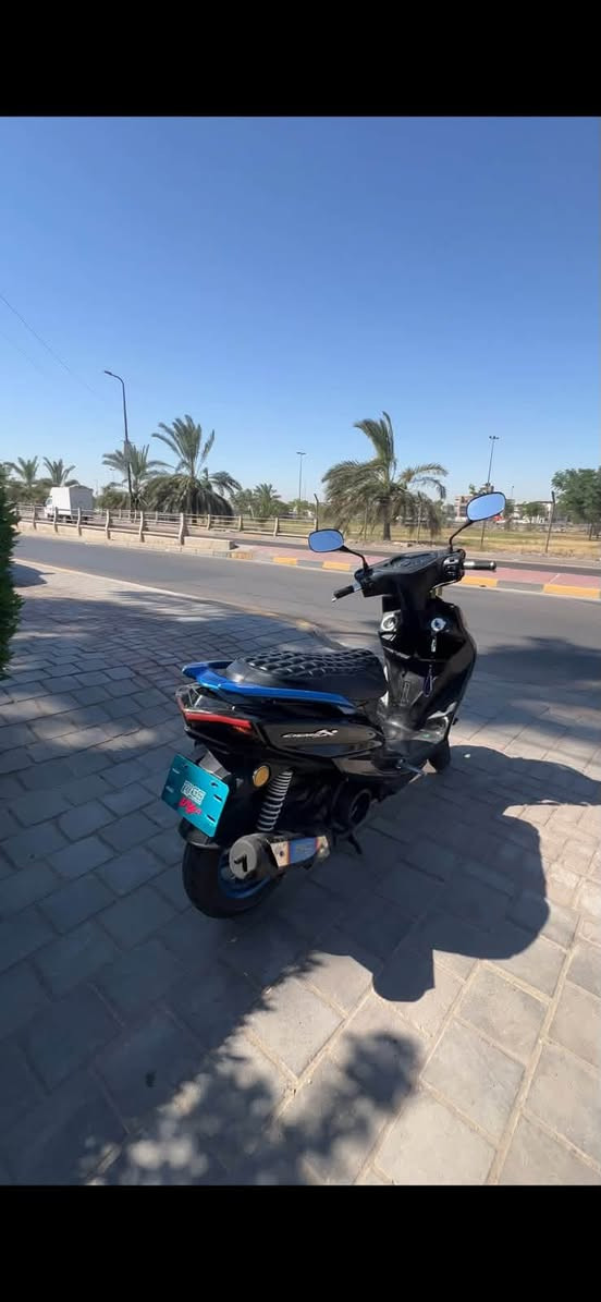 سكنس شمعهدراجه بحالت الوكاله مزوده دراجه نضيفه انطيك نضافته 99% سعره ب13وبيه مجال بسيط اوراق كامله ***********
