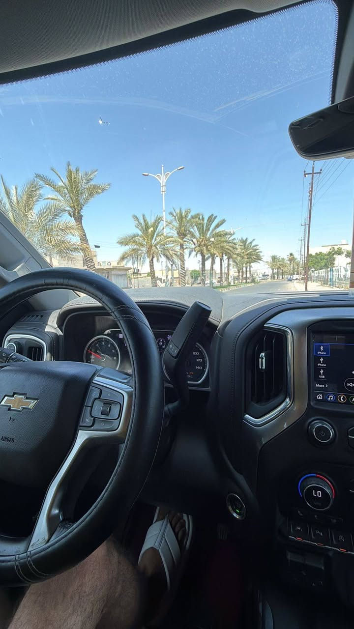 السلام عليكم سلفادور موديل 20 محرك 6200 رقم بغداد ماشية 70 الف ضربتها خفيفه مثل ما موضح في الصور سعرها 220 وبيها مجال الاتصال على الرقم. ***********.(***********
