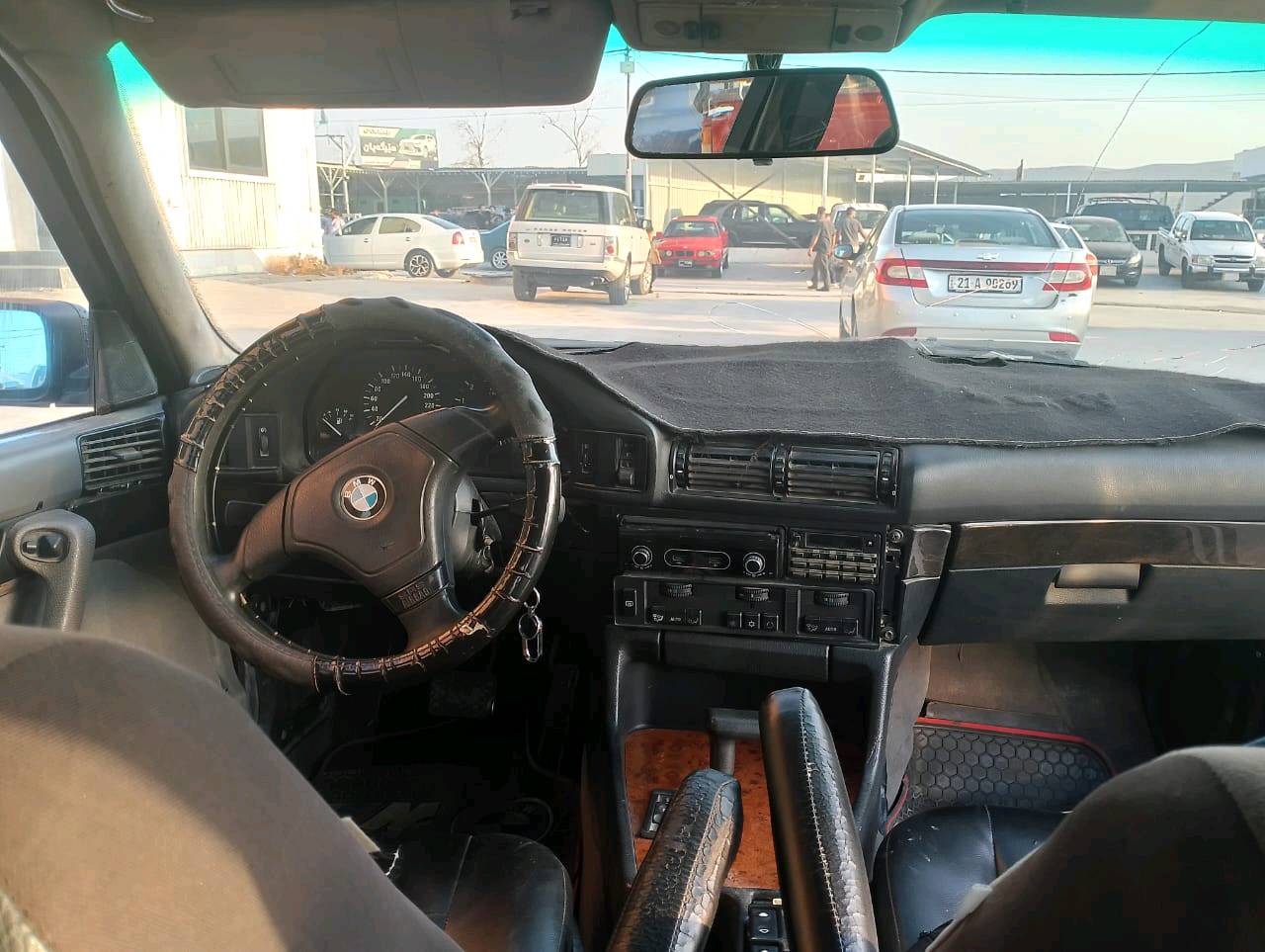 BMW
موديل 1990
محرك 535
گير أوتوماتيك 
محرك وگير مكفولات السيارة قوية بس ما بيها
تبريد ما بيها 
وبطانة بوب ما بيها
سعرها 30 ورقة 
مكاني بغداد