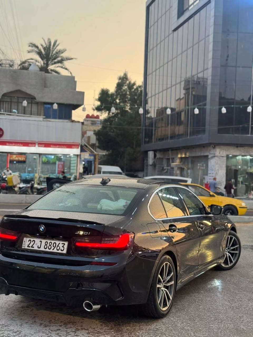 فقط بيع بدون مرواس
BMW 330i 2022
لون اسود داخل ابيض 
فقط بنيد مبدل 
شواصي سليمه 
سيارة نظيفه . صفر مسج
***********
بغداد 
230 ورقه وبيه مجال كلش بسيط
متلكه سعر بهيج نظافه
