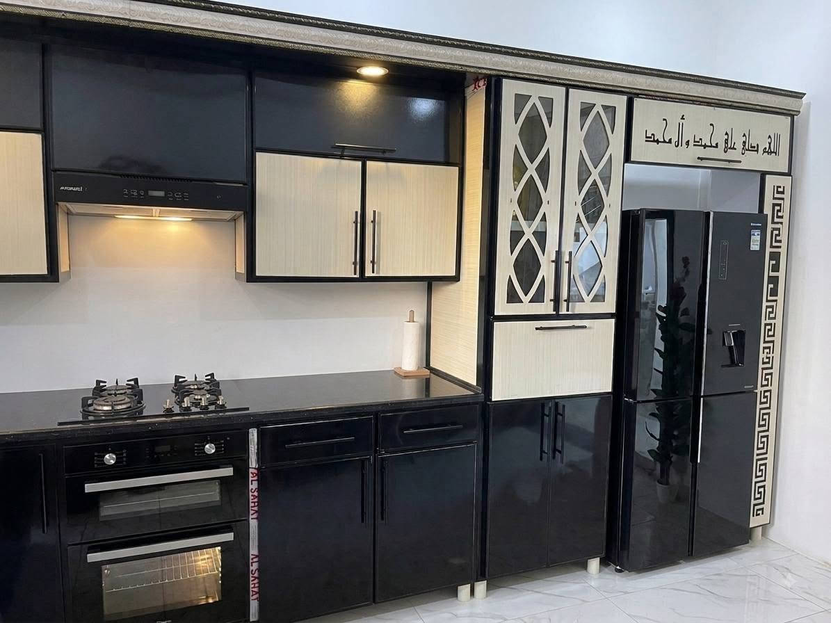 كاونتر للبيع حرف L منفصل سطح مرمر نضيف مع الأجهزة مرشحة وطباخ فقط
: العنوان الصويرة 
: ٦٠٠ الف الإتصال ***********
عيني المايشتري وماعندة فلوس لايخابر ويحجز
