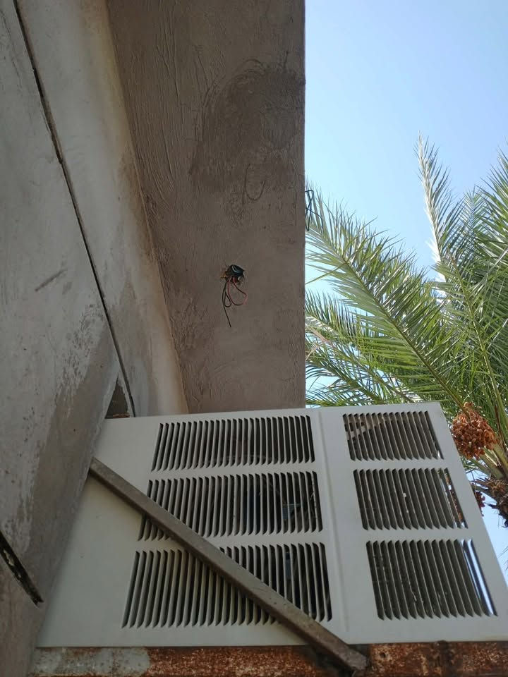 للبيع سبلت 
بعده جديد مامستخدم شي قليل قررت ابيعه اخذ تعليك ابو قطعتين 
2طن 
بسعر400وبي مجال
/***********
