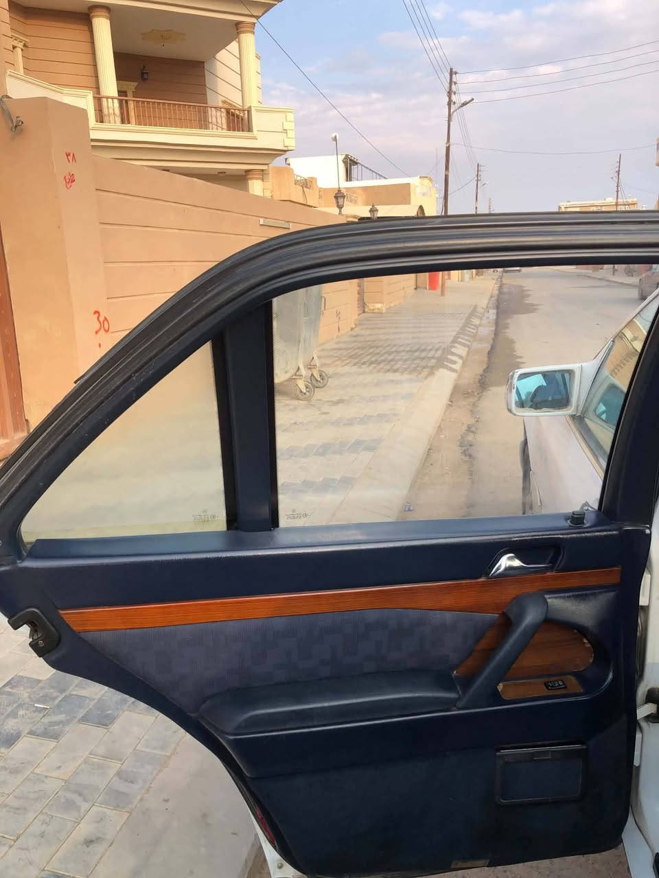بسم الله مارسدس شبح s320 w140 موديل 1991 رقم نينوى R   بأسم اخوي تحويل ثاني يوم محرك جديد كير جديد 5نمرD4صدر امامي جديد وخلفي جديد تبريد شغال ثلج قطعتين بطاين الابواب اربعتهن جدد والباتري هم جديد قبل ٤ ايام شديته تخم تايرات حيل نضيفات ماأطيل عليكم آني غير متواجد عالفيس اتصل على هذا الرقم ***********زين ***********آسيا
