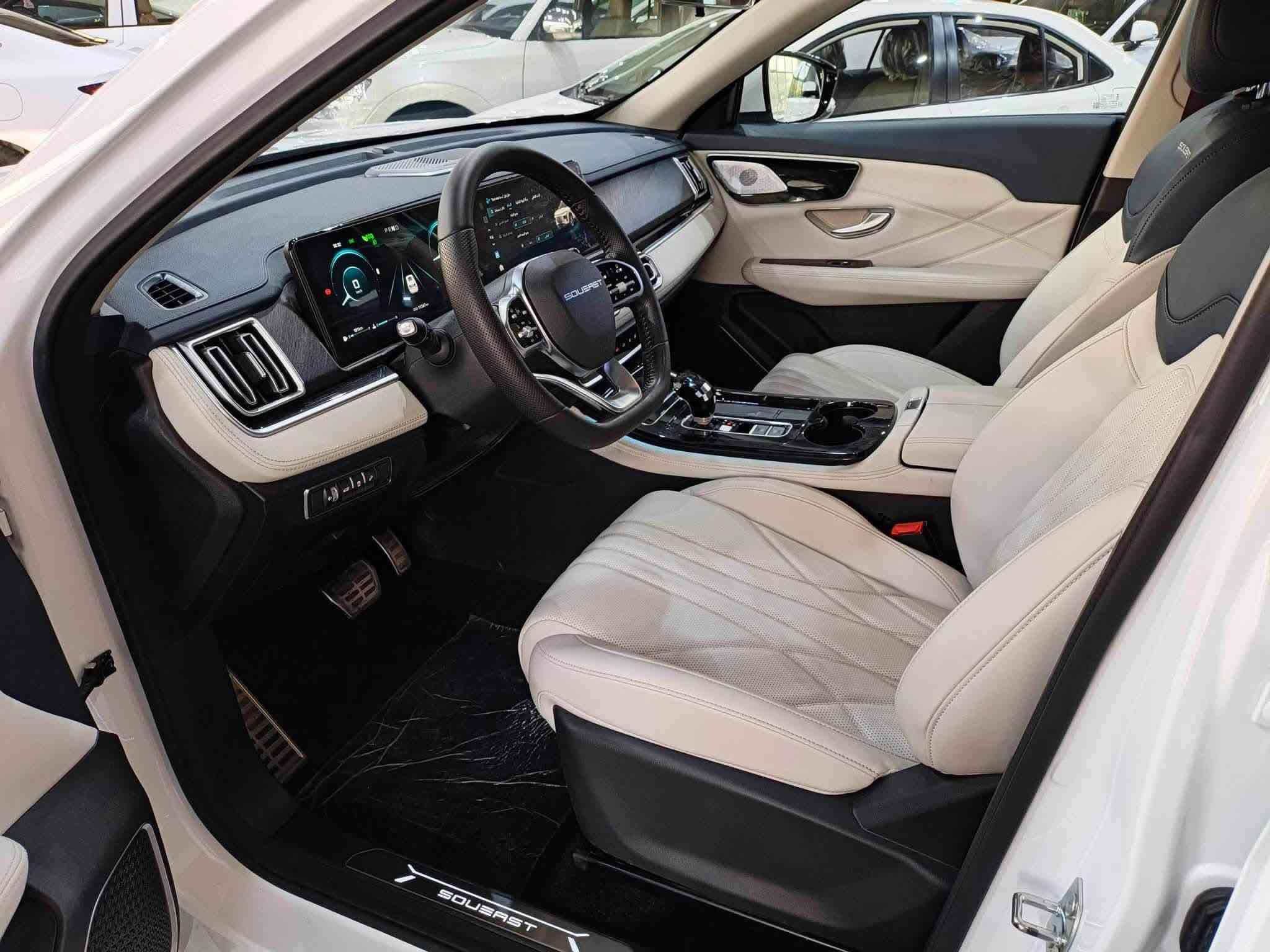 سوئيست 2026 S07 1.5L COMFORT
العداد: 11 الف داخل ضمان شركه 

المحرك: 4 أسطوانات 1.5L  تيربو 156 حصان

العزم (نيوتن-م.): 230

ناقل الحركة: اوتوماتيكي دبل كلاتش من 6 سرعات

استهلاك الوقود: 7.8 لتر لكل 100 كم

الضمان الأساسي: 6 سنوات أو 200,000 كم (أيهما أولا)

ضمان المحرك: 10 سنوات أو 1،000،000 كم (أيهما أولا / للمالك الأول) 

المواصفات:

*إطارات قياس 20 إنچ

*فتحة سقف بانوراما 1. 1 م

*الصندوق كهربائي 

*مثبت سرعة

*كاميرات محيطية 360 درجة 

*حساسات خلفية 

*شاشة عرض وعدادات رقمية قياس 24.6 إنچ

*نظام صوتي متطور 8 سماعات عالية الجودة

*نظام ابل كار بلاي واندرويد أوتو لاسلكي

* نظام اوامر و تحكم صوتي

*شاحن هاتف لاسلكي سريع

*مقصورة الركاب من الجلد الفاخر 

*مقعد السائق كهربائي

*عدد صفوف المقاعد 3 (7 ركاب) 

*إنارة ترحيبية مع إنارة محيطية

*عتبات الأبواب الامامية مضيئة

*مصابيح أمامية و خلفية أوتوماتيكية LED مع مصابيح نهارية

*المرايا الجانبية قابلة للطي كهربائياً ومدفئة

*ماسحات الزجاج الامامي مع حساس تلقائي للمطر

*دخول ذكي (بصمة)

*تشغيل عن بعد

*خاصية إغلاق الشبابيك وفتحة السقف عن بعد

*فلتر تنقية الهواء (N95)

*مسند الذراع الوسطي مع ثلاجة

*انماط قيادة متعددة

*وسائد هوائية امامية وجانبية عدد 4

*نظام الفرامل الأوتوماتيكي Autohold

*نظام التحكم بنزول المنحدرات

 *نظام المساعدة لصعود المرتفعات

*نظام مراقبة ضغط الإطارات

*نظام المكابح المانعة للانغلاق ABS

*نظام التحكم بالثبات ESC

 بغداد حي البساتين ***********
