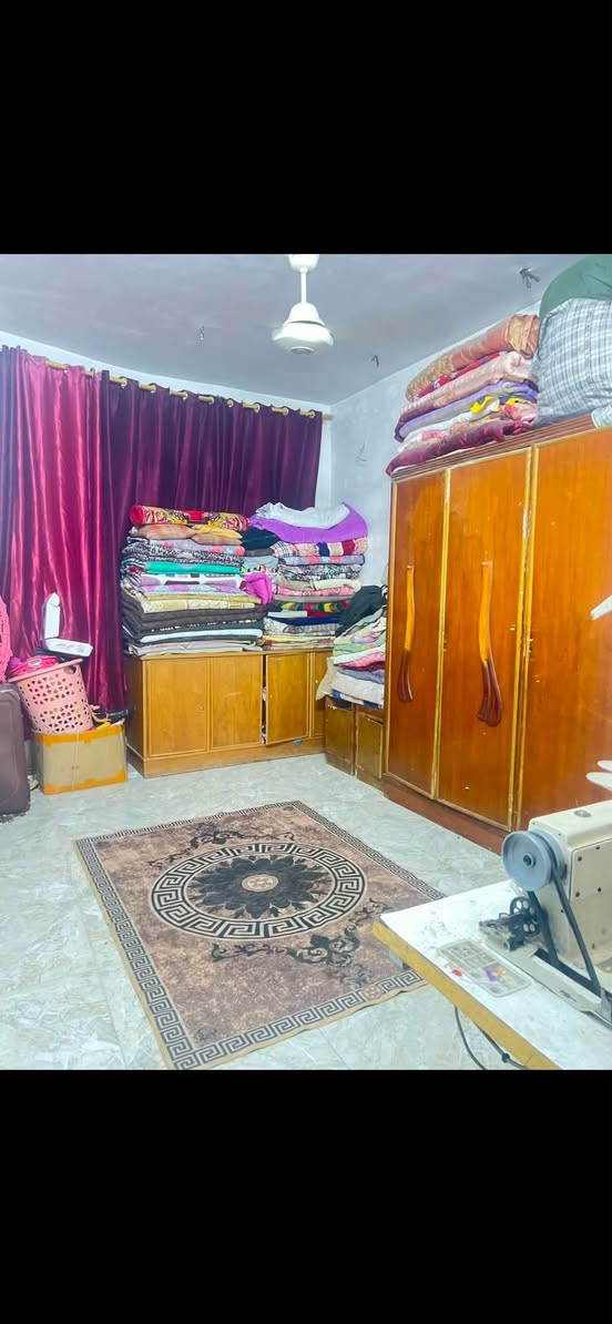 مره خصه ادمن الكروب
بيت زراعي اوراق البيت عندي سند اصلي 
البيت يحتوي علا ستقبال صاله مطبخ غرفه نوم جوه زائد غرفه بيتونه فوك اوتكدر اسوي غرفه 3 بس سكف عوزهه
واجهه 4 
نزال 18
بيت بناء حديث 
البيت علا شارع عريض 
قريب عل سوك مستوصف مدارس
السعر 78 بي مجال 
بيت عوزه بس واجهه
رقم الهاتف ***********
