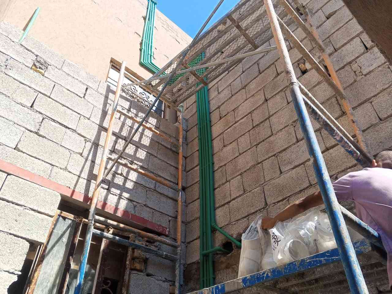 السلام عليكم اشتغل تئسيس مجاري واشتغل لبخ داخل وخارج الداخل جس الموصل الكادر مواصله وجهيات بيوت حجر وحلان ومرمر ديكورات اشغل بناء صبت بيوت وأساسات والاستفسار عل الرقم الي يحب كرسته وعمل أو بس عمل 
***********
