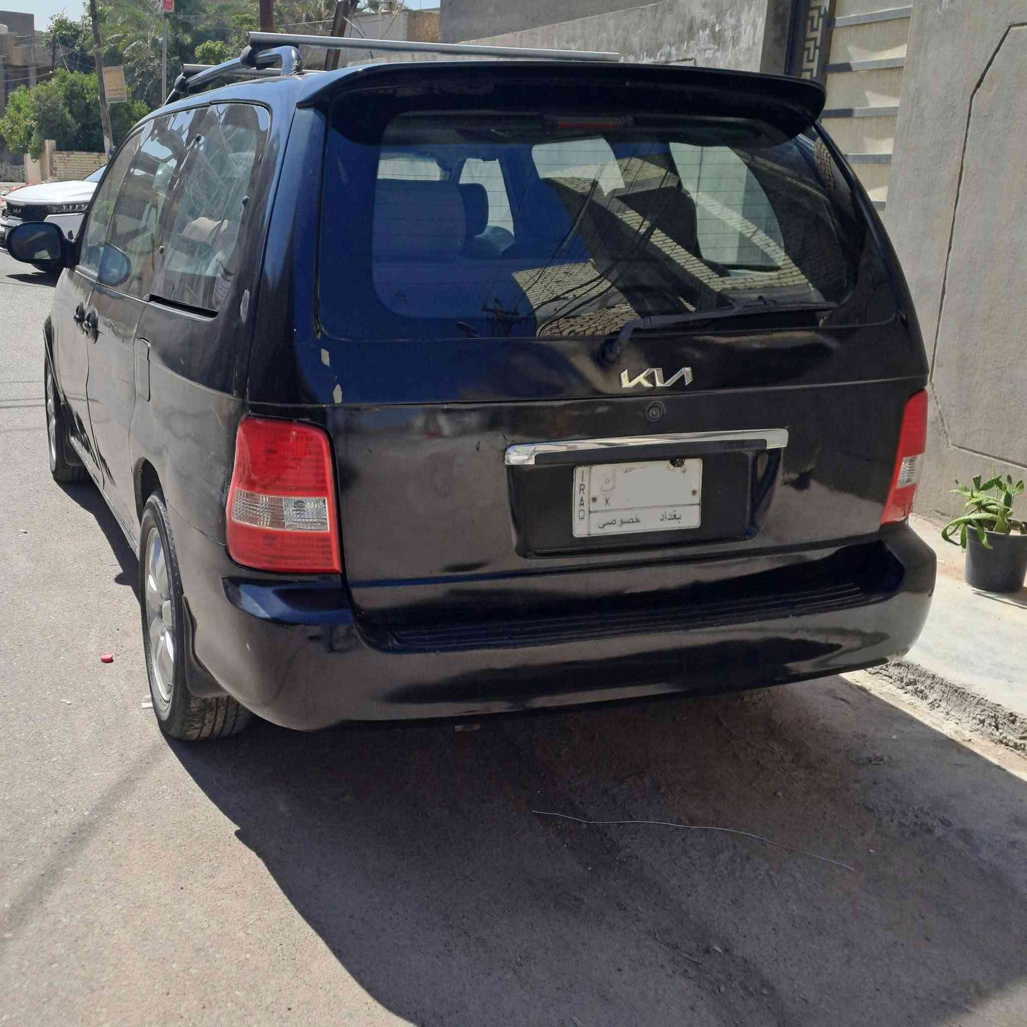 السلام عليكم .. 
كيا كرنفال 2002 خصوصي
9 راكب
محرك گاز 2900 سوبر
گير عادي 
ويل كب 17
مصبوغة عام 
تبريد عاطل
السعر 41 ورقة
مكانها بغداد الدورة
للاتصال: ***********
