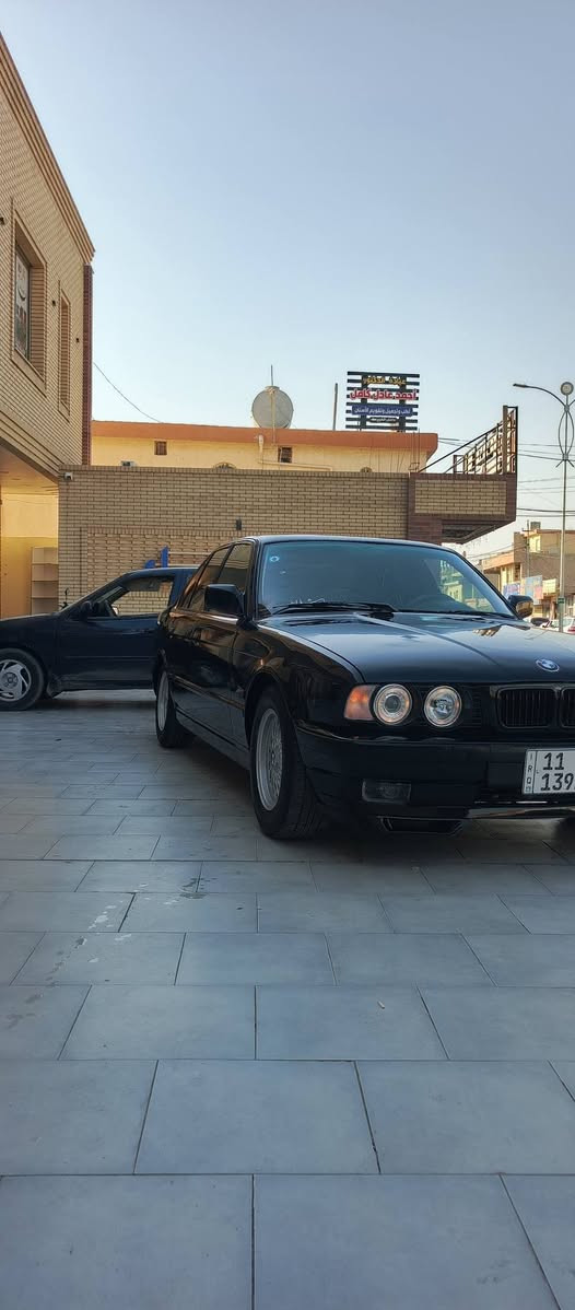 السلام عليكم بيم 525
موديل 91
كير ومكينه وصدر خير من الله 
صبغ جماليه بدون ضربه 
تخم تاير جديد 
رقم بغداد مشروع وطني تحويل مباشر 
بسمي 
السعر 55بيه مجال 
***********
***********
