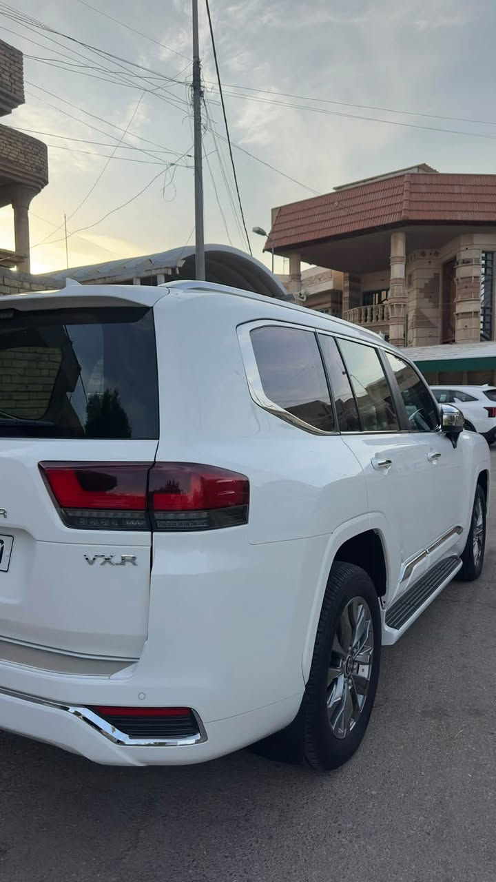 لاندكروز vxr 2023 
فول مواصفات
ماشية 33 الف 
مغلفة PPF بالكامل 
مكفولة من الزلغ 
السيارة على وضع الشركة 
رقم بغداد
السعر 77000$ وبيها مجال
للأتصال ***********
