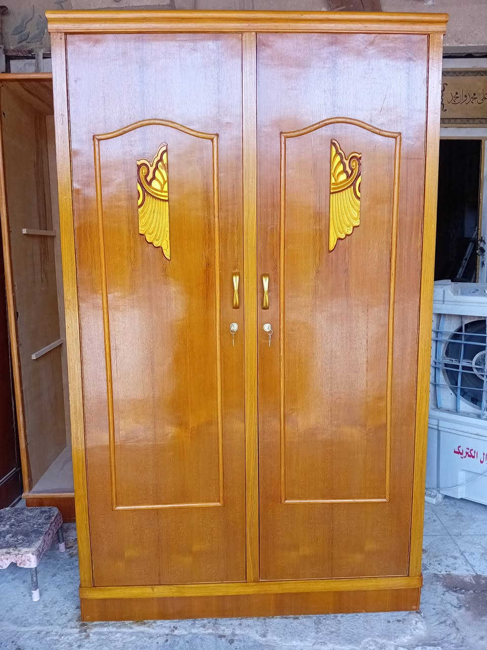 كنتور ابو 2 خانتين صاج مستخدم شي بسيط
السعر 140 وبي مجال   عنوانه كوت حي الجهاد (ازوريجات) شارع النجارين قرب السيطره للتواصل ***********  ويوجد ايضا على نفس الرقم واتساب و تلغرام
