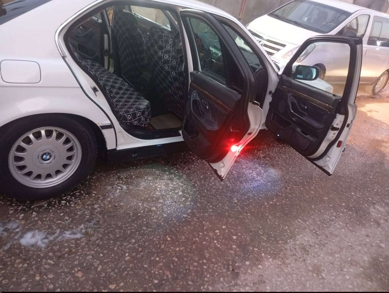 سلام عليكم خوان عادت نشر مستعجل على بيعته سياره بيع بدون مراوس 
خفاش مديل 95بسمي نكليزي حجم 730 مكينه 8 دبل زنجيل 

باتري جديد 
حداديه امامي خلفي جديد 
كهربائيات كله شغاله بدون جطل بلاديه 
منضومت بانزين جديده 
دواخل سياره مخمل كشناته 
نواقصه سياره 
1.جامه اماميه مكسوره 
2.قاعدت رقم امامي مال دعاميه مكسوره 
2.بيه صوت بطل خفيف 
كل ذني ينذبن من سعر سياره 
غيرهن مابيه اي شي سياره 

سعر 62وبي مجال ***********
***********
مكان نجف كوفه ناحية العباسيه
