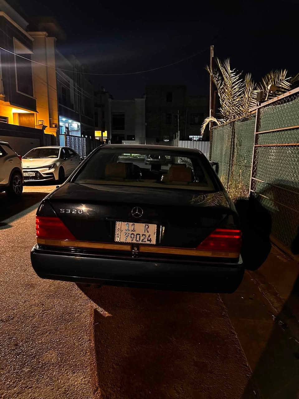 للبيع مارسدس شبيح s320
موديل 1994بأسم 
محرك3200خراطيم
الصدر شوي بيه صوت خفيف 
تخم تاير جديد 
كير هم جديد 
تبريد مايشتغل 
محرك زين مابيه لاتبخير ولاتنقيص
السيارة شغالة وجاهزة ترايك للبصرة 
السعر 58
مكاني بغداد حي الجهاد
***********
***********
