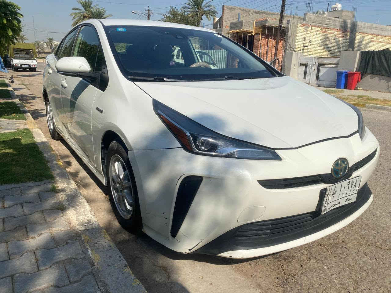 تويوتا بريوس للبيع المكان حي الجامعة بغداد موديل ٢٠١٩ السيارة حادثها جاملغ السائق فقط مكينة ٢٠٠٠ هايبرد ***********
